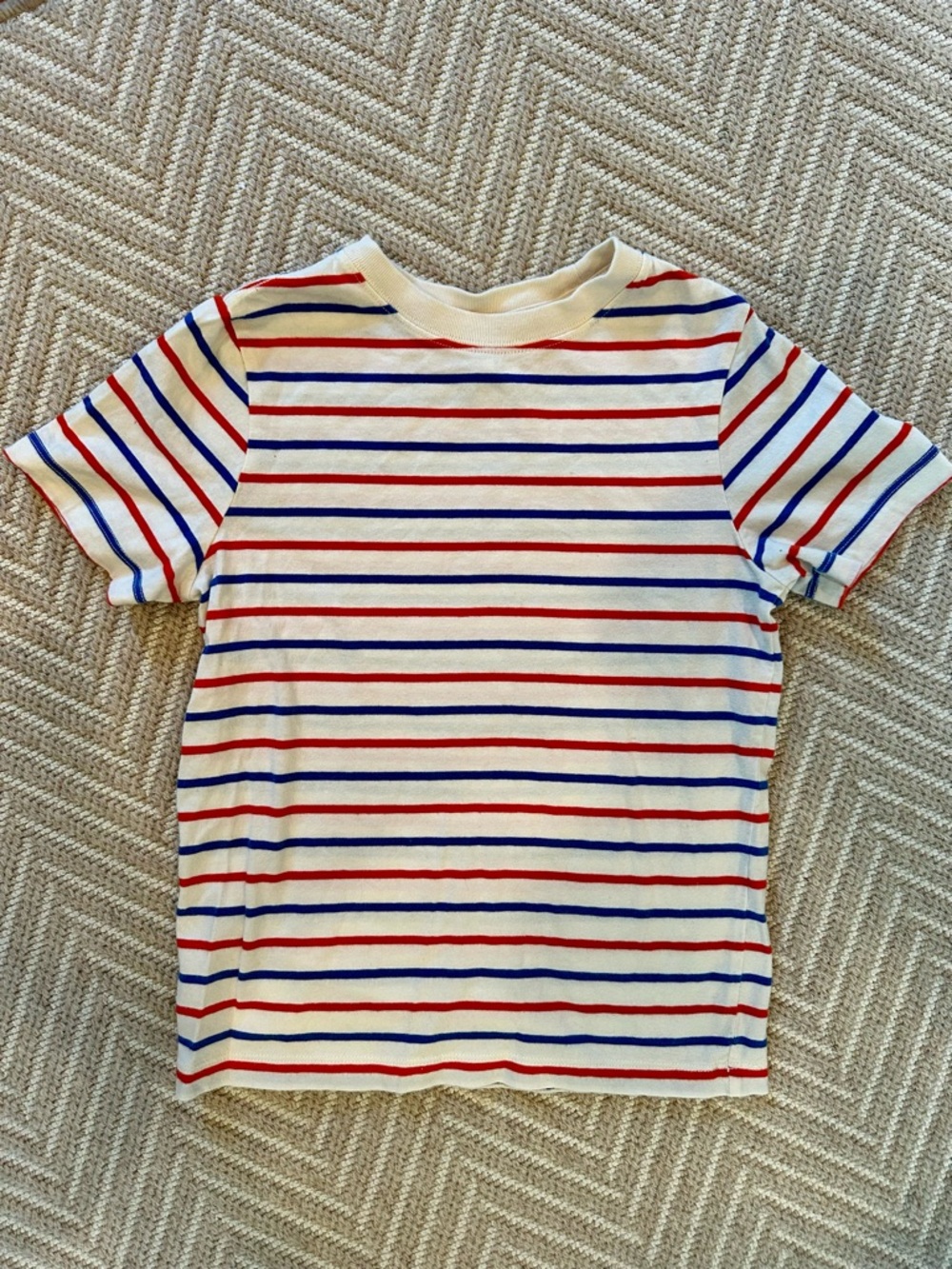 Hanna Andersson Cream Tee with Red & Blue Stripes Size 6-7 Like New
